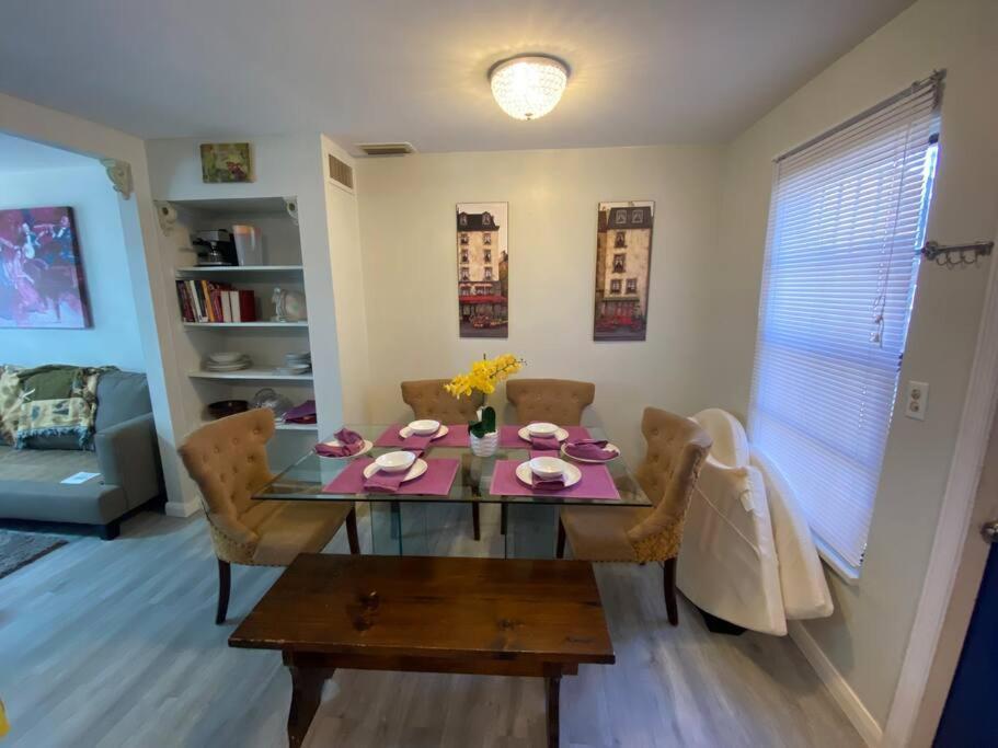 וסט פאלם ביץ' Private Townhouse With Courtyard And Covered Patio מראה חיצוני תמונה
