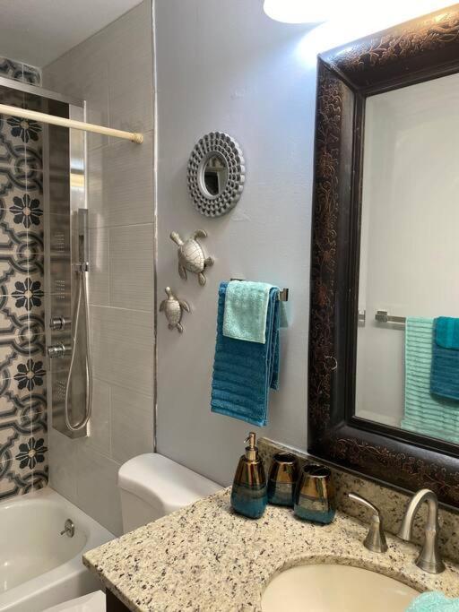 וסט פאלם ביץ' Private Townhouse With Courtyard And Covered Patio מראה חיצוני תמונה