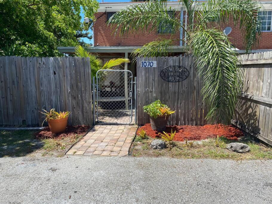 וסט פאלם ביץ' Private Townhouse With Courtyard And Covered Patio מראה חיצוני תמונה