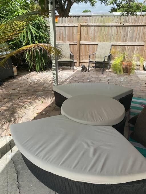 וסט פאלם ביץ' Private Townhouse With Courtyard And Covered Patio מראה חיצוני תמונה
